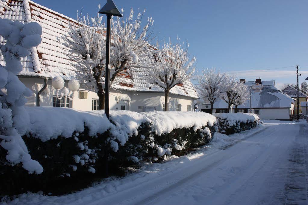 Hotel Maria Greifswald Exteriör bild